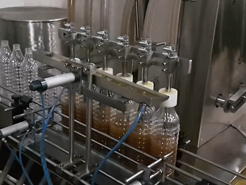 自动称重灌装机助力企业实现高精度、、高效率的智能生产